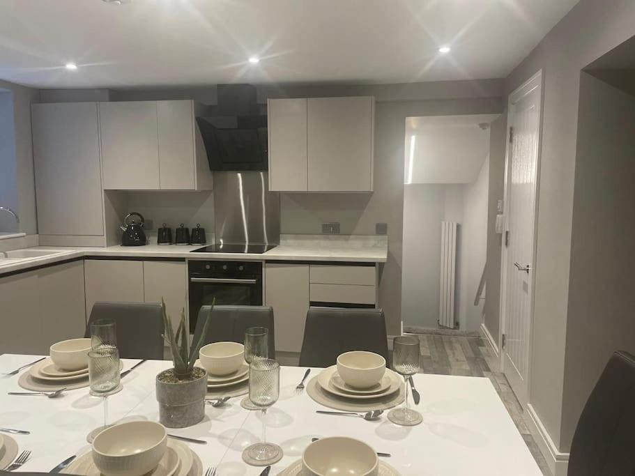 Rivendell Modern 2 Bedroom Apartment In St Peters Village Sleeps 6 บรอดสแตร์ส ภายนอก รูปภาพ