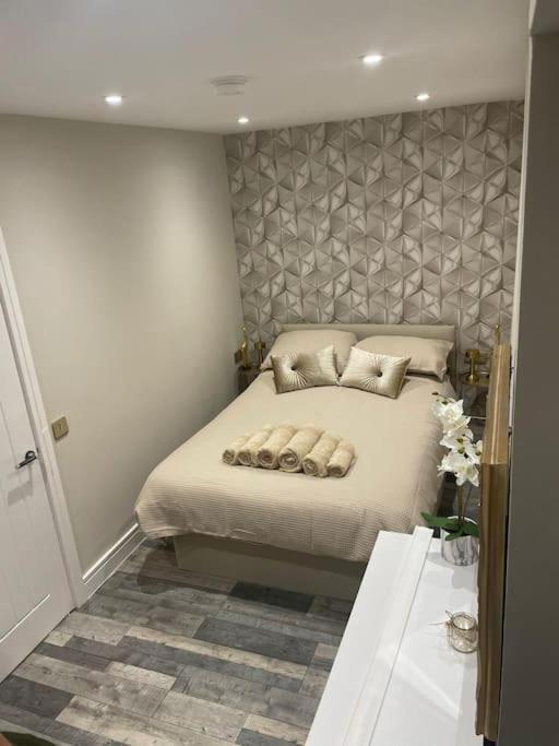 Rivendell Modern 2 Bedroom Apartment In St Peters Village Sleeps 6 บรอดสแตร์ส ภายนอก รูปภาพ